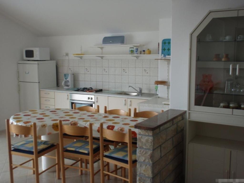 Apartment In Kukljica With Sea View, Terrace, Air Conditioning, Wi-Fi Экстерьер фото