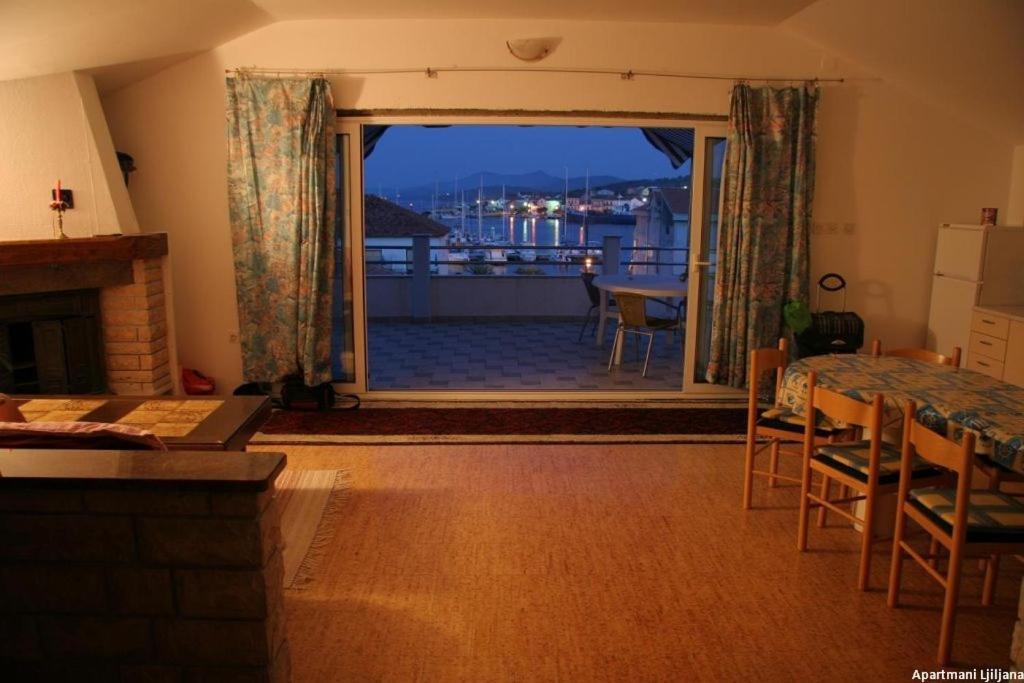 Apartment In Kukljica With Sea View, Terrace, Air Conditioning, Wi-Fi Экстерьер фото